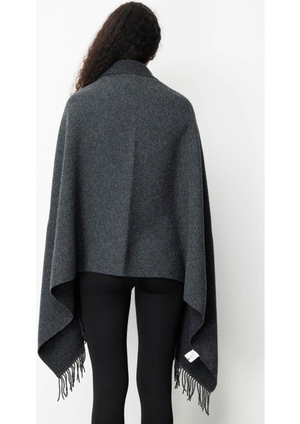 Kadın Yakası Işlemeli Koldan Geçmeli Büyük Yün Panço K.füme indirimleri