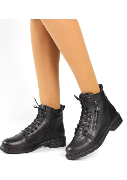 Kadın Siyah Fermuarlı Kalın Tabanlı Deri Bot