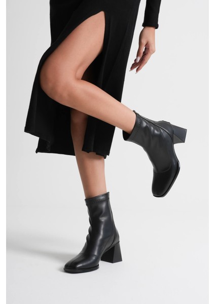 Arvena Siyah Kalın Topuklu Streç Bot fırsatları