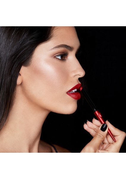 Confession Lipstick - Ruj Red 0 - 0,9 G modelleri