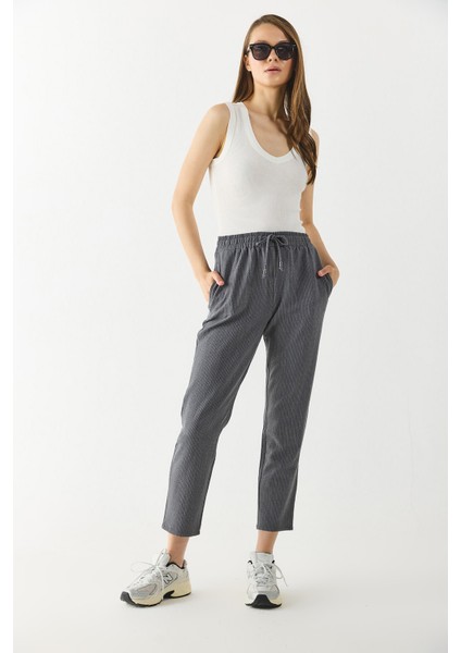 Alian Beli Lastikli Kalın Çizgili Gofre Pantolon-Gri Çizgili