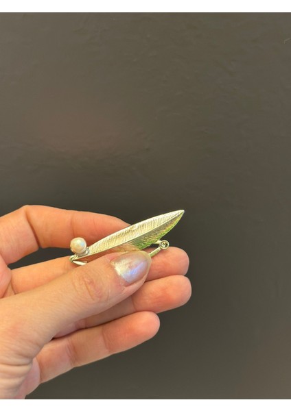 5x2 cm Çelik Yaprak Broş Yaka Iğnesi Giyim Aksesuarı fiyatları