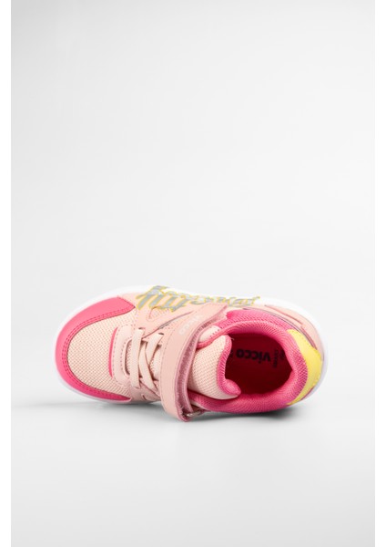 Pretty Bebe Sneaker
