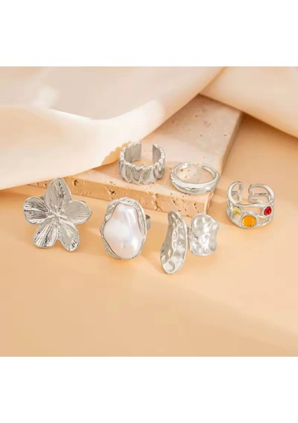 Yulia 6 Adet Ayarlanabilir Beyaz Detaylı Çiçek Figürlü Metal Yüzük Seti modelleri