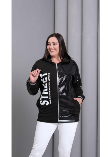 Kadın Büyük Beden Parlak Siyah Pul Detay Beyaz Gümüş Ribanalı Çift Cepli Kapüşonlu Yazılı Gümüş Fermuarlı Pamuk Sweatshirt
