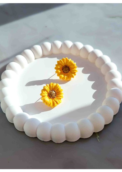 Daisy El Yapımı Sarı Minimal ve Işıltılı Papatya Küpe - Zarif ve Sade fırsatları