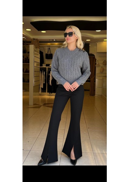 Omuzu Nakış Detaylı Triko fırsatları