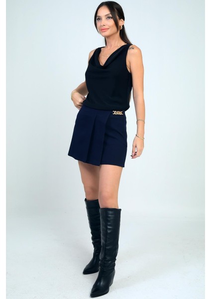 Kadın Zincir Detaylı Krep Şort Etek fırsatları