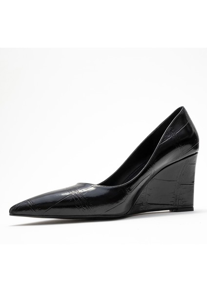 Puera Siyah Baskı Sivri Burunlu Kadın Dolgu Topuklu Ayakkabı fırsatları