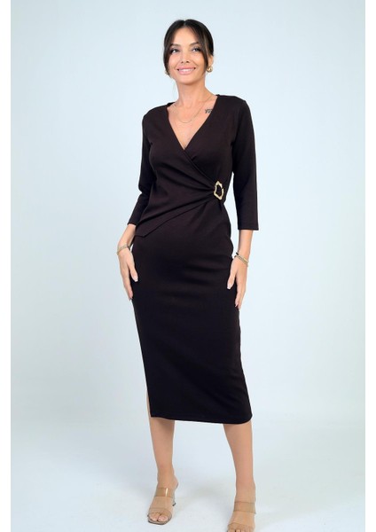 Kadın Kruvaze Yaka Toka Detaylı Yırtmaçlı Midi Elbise fiyatları