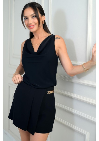 Kadın Zincir Detaylı Krep Şort Etek