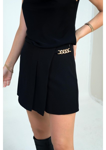 Kadın Zincir Detaylı Krep Şort Etek fiyatları