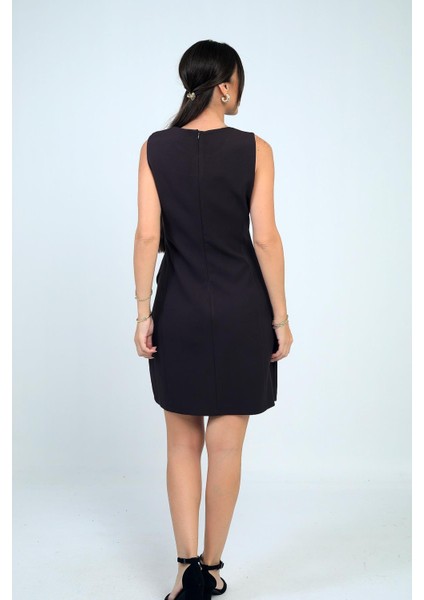 Kadın Yuvarlak Yaka Kolsuz Önü Düğme Detaylı Elbise fırsatları