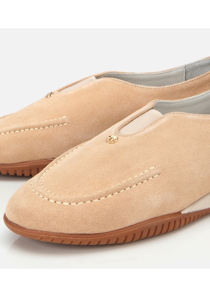 01AYH313590A310 KADIN Süet Deri Bej Lastik Detaylı Günlük Loafer modelleri