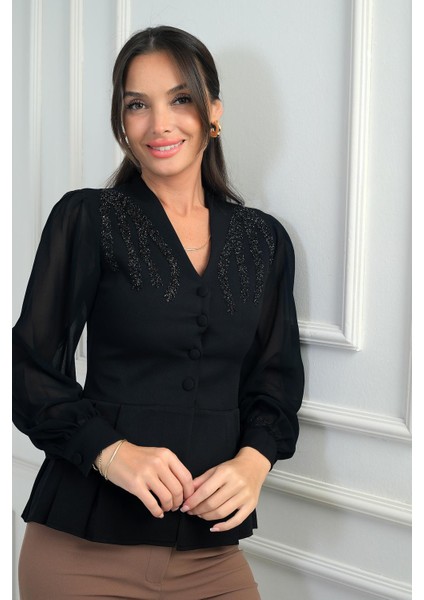 Kadın Omzu Taş Işleme Detaylı Kolları ve Eteği Şifon Tasarım Bluz modelleri