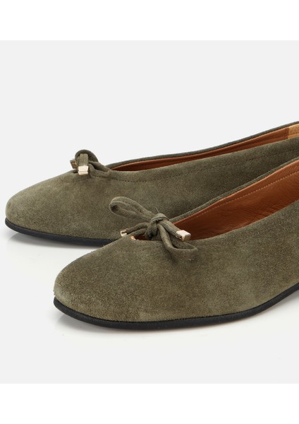 01AYH315440A880 KADIN Süet Deri Haki Fiyonk Detaylı Babet modelleri