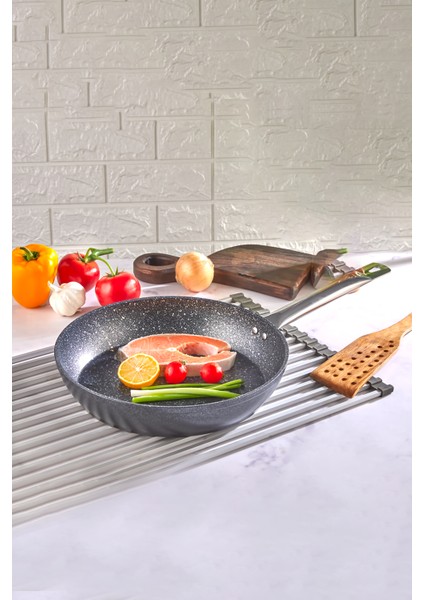 Galaksi Döküm Granit Tava Çelik Sap 26 cm Siyah