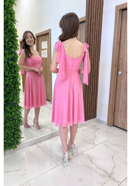 Kadın Omuzu Bağcıklı Astarlı Kısa Elbise fırsatları