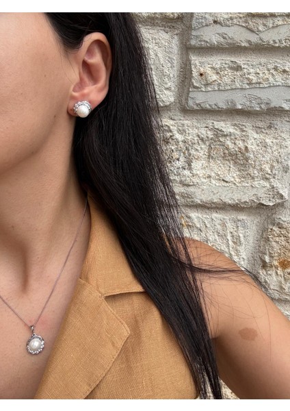 Xuping Özel Seri Inci Top Zirkon Taşlı Küpe ve Gümüş Renkli Kolye Seti