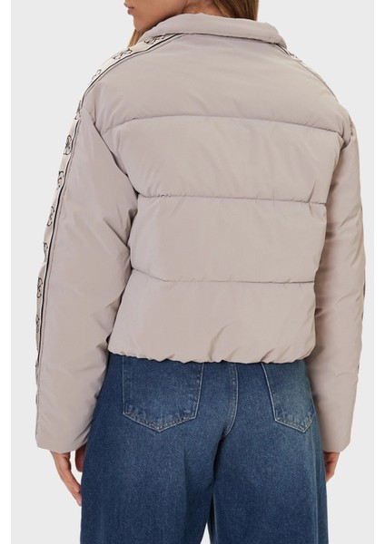 Kapitoneli Logolu Regular Fit Dik Yaka Şişme Mont V5BL11WGYC2 Bayan Mont V5BL11 Wgyc2 A12B modelleri