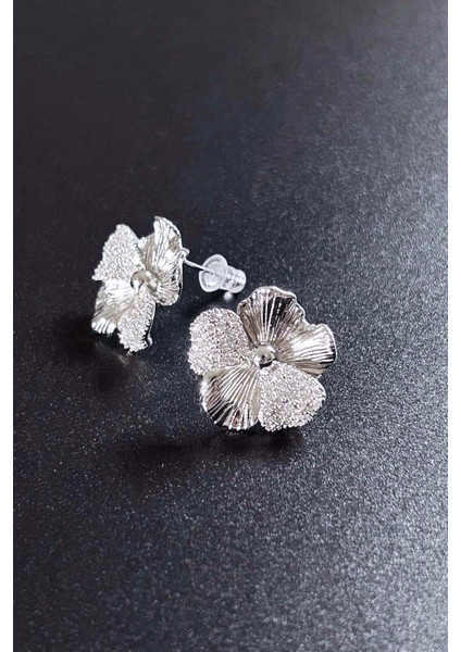 Zirkon Taşlı, İğnesi Gümüş Çiçek Formunda Küpe 642, Gümüş Renk