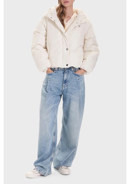 4g Boxy Tamamı Logolu Relaxed Fit Kapüşonlu Şişme Mont V5BL07WGLW2 Bayan Mont V5BL07 Wglw2 F0YN fiyatları