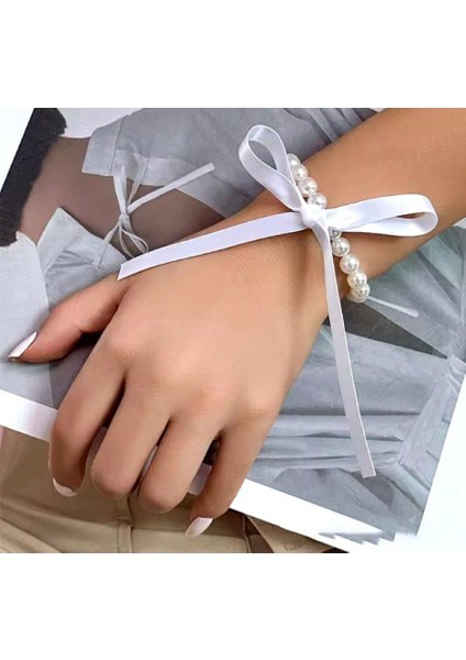 Şıklığı ve Zarafeti Incili Fiyonk Bileklik