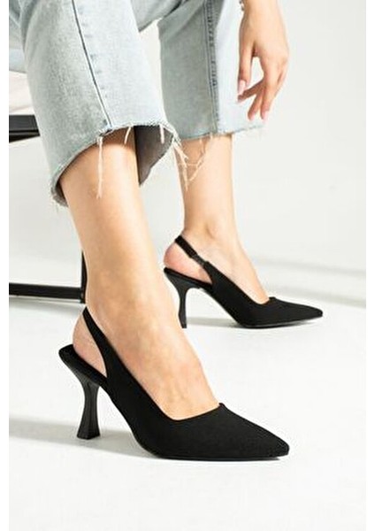 Kadın Topuklu Ayakkabı Siyah Saten Malzeme ile Şık ve Rahat Kullanım