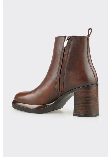 Kahve Deri Kadın Günlük Bot modelleri