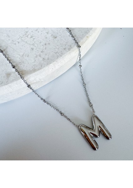 Çelik Bombeli M Harfi Kolye