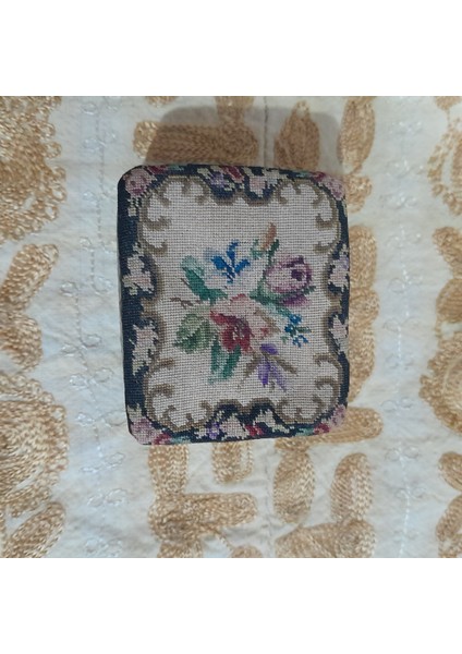 Antika Goblen Işli Kutu