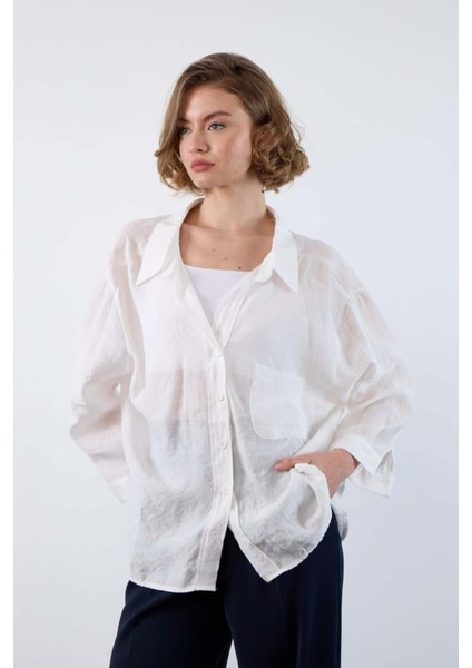 Kadın Beyaz Oversize Gömlek | Düşük Omuzlu Cep Detaylı | Rahat Kalıp