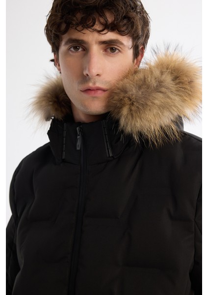 Erkek Siyah Kapüşonlu Su İtici Rüzgar Geçirmez Kaz Tüyü Şişme Comfort Fit Mont A42Y6010