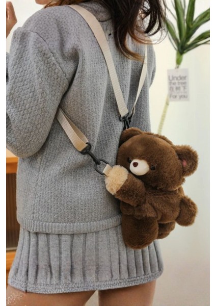 Sarılan Sevimli Ayı Sırt Çamtası