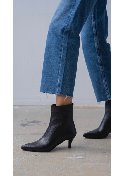 Lydia Siyah Hakiki Deri Kadın Bot fiyatları