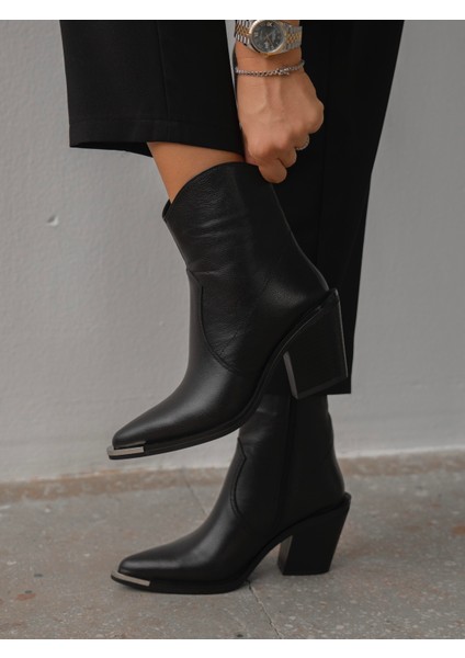 April Siyah Hakiki Deri Kadın Bot