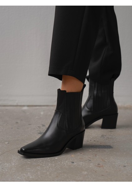 Rudy Siyah Hakiki Deri Kadın Bot