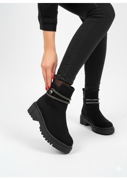 Kadın Taşlı Düğme Detaylı Fermuarlı Kısa Bot