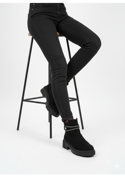 Kadın Taşlı Düğme Detaylı Fermuarlı Kısa Bot modelleri