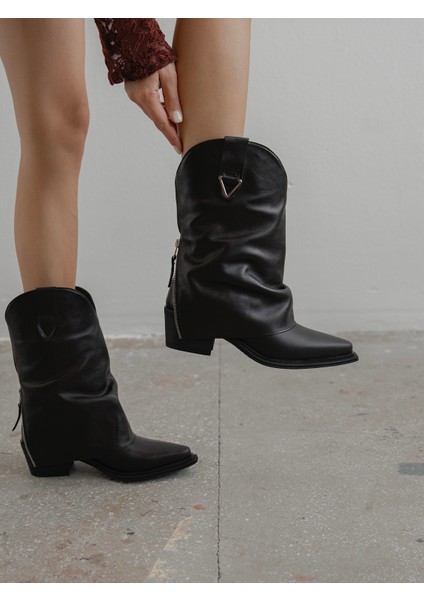 Karla Siyah Hakiki Deri Kadın Bot modelleri