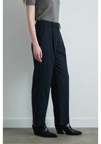 Havuç Kesim Silik Çizgili Kaşe Pantolon - Lacivert fırsatları