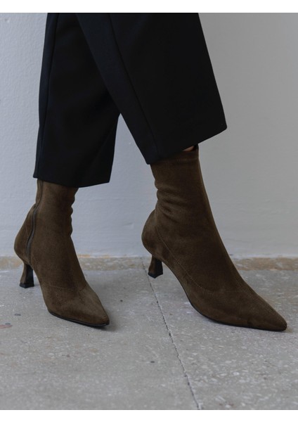 Bobby Streç Haki Süet Bot