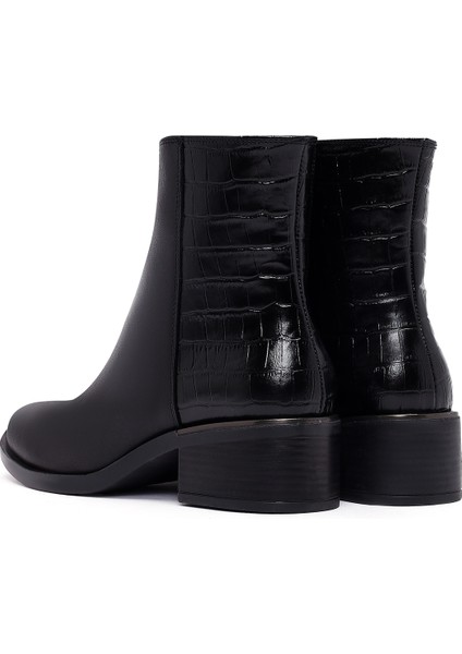 Kadın Siyah Fermuarlı Kısa Kalın Topuklu Deri Bot 25WFD360714