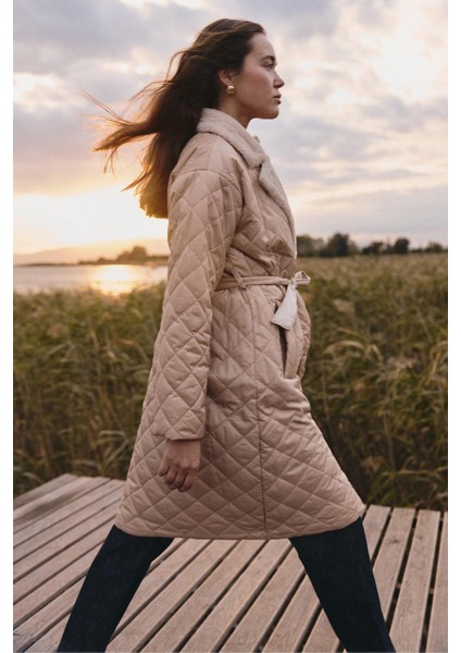 Peluş Garnili Çıt Çıt Kapamalı Kruvaze Kapitone Mont Taş 6787