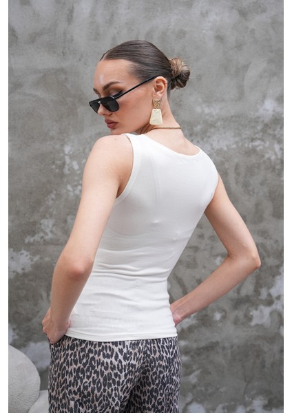 Krem Basic Kayık Yaka Bluz fırsatları