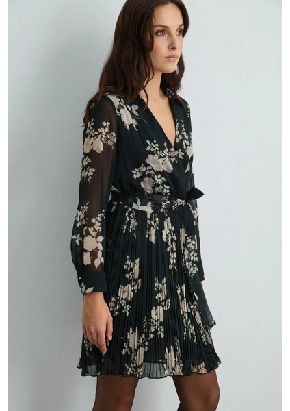 Anvelop Kesim Piliseli Elbise - Siyah fırsatları