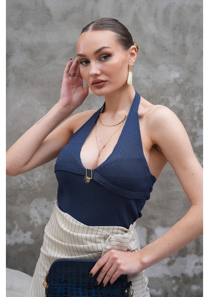 Lacivert Boyun Askılı Yaka Detaylı Bluz modelleri