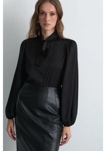 Boyundan Bağlı Saten Gömlek - Siyah fırsatları