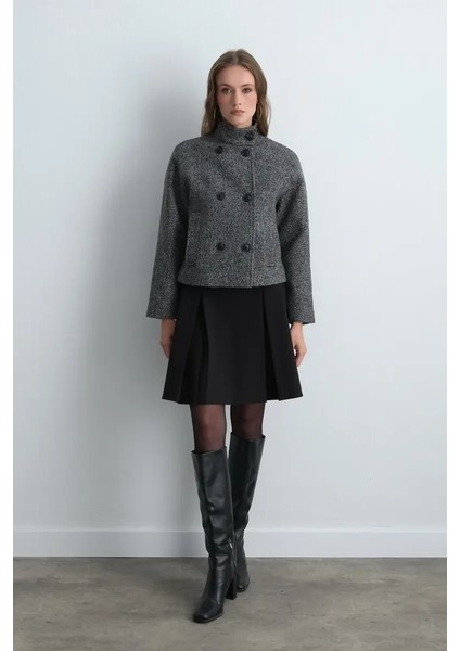 Dik Yakalı Yünlü Ceket - Siyah fırsatları