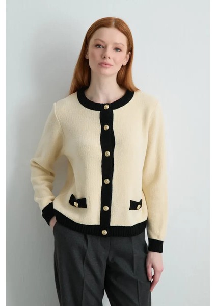 Kadife Dokulu Garnili Triko Hırka - Ekru modelleri